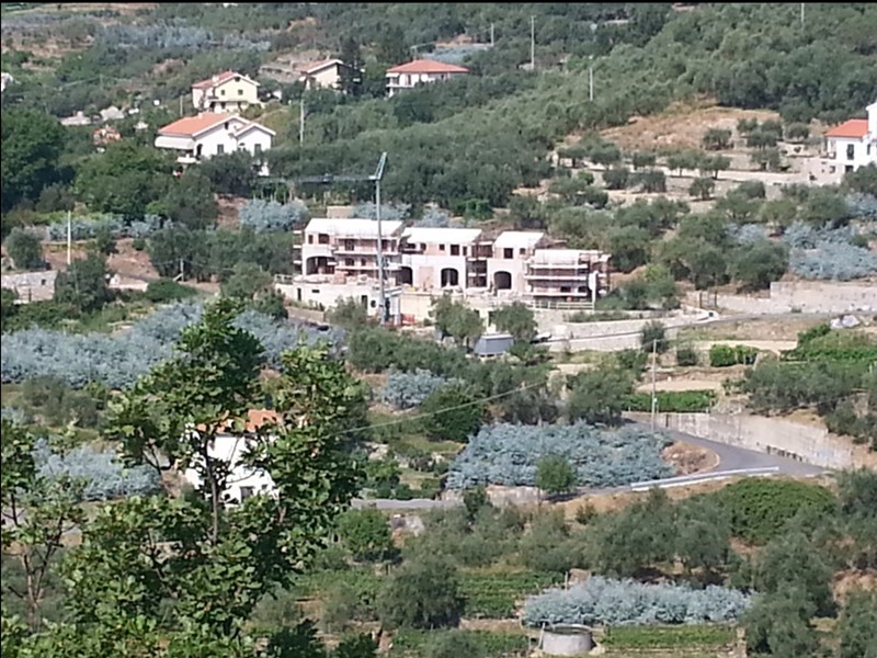 Casa Indipendente in Vendita a Magliolo, 420'000€, 500 m², con Box