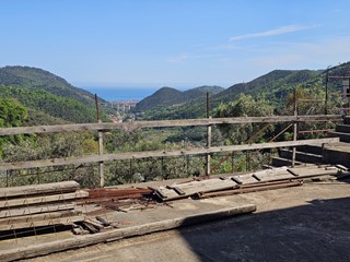 Casa Indipendente in Vendita a Magliolo, 420'000€, 500 m², con Box