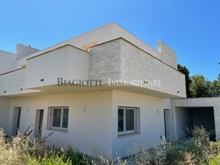 Villetta a schiera in Vendita a Livorno, zona Montenero basso, 650'000&euro;, 300 m², con Box