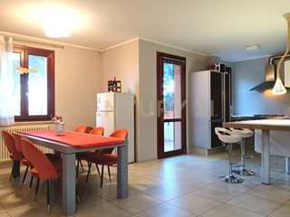 Casa Semi Indipendente in Vendita a Castiglione d'Orcia, zona Bagni San Filippo, 190'000€, 164 m²