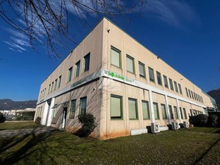 Capannone in Affitto a Brescia, 7'500€, 1600 m²