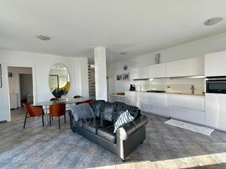 Casa Indipendente in Vendita a Bordighera, 830'000€, 180 m²