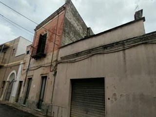 Casa Indipendente in Vendita a Monteroni di Lecce, zona via spacciante, 60'000€