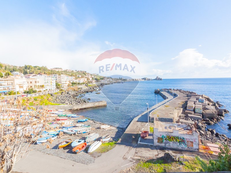 Casa Indipendente in Vendita a Aci Castello, 249'000€, 170 m²