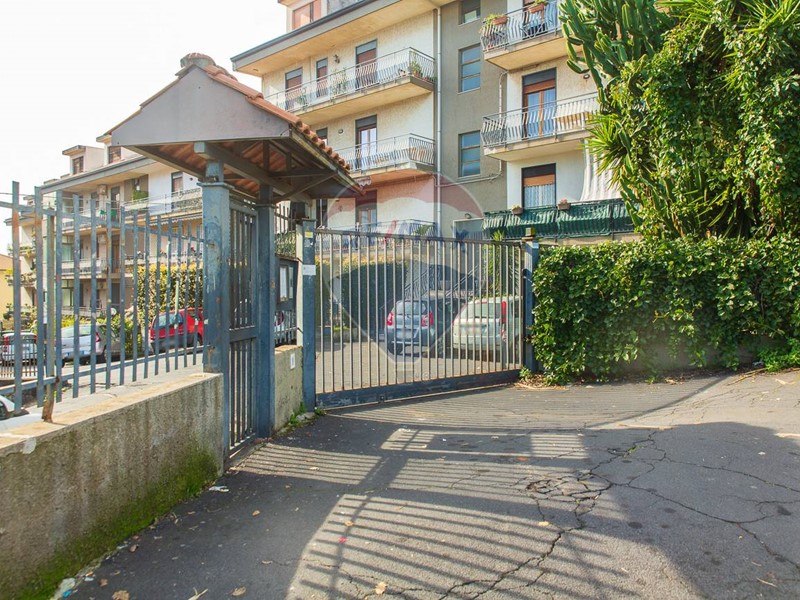 Bilocale in Vendita a Aci Sant'Antonio, 53'000€, 55 m²