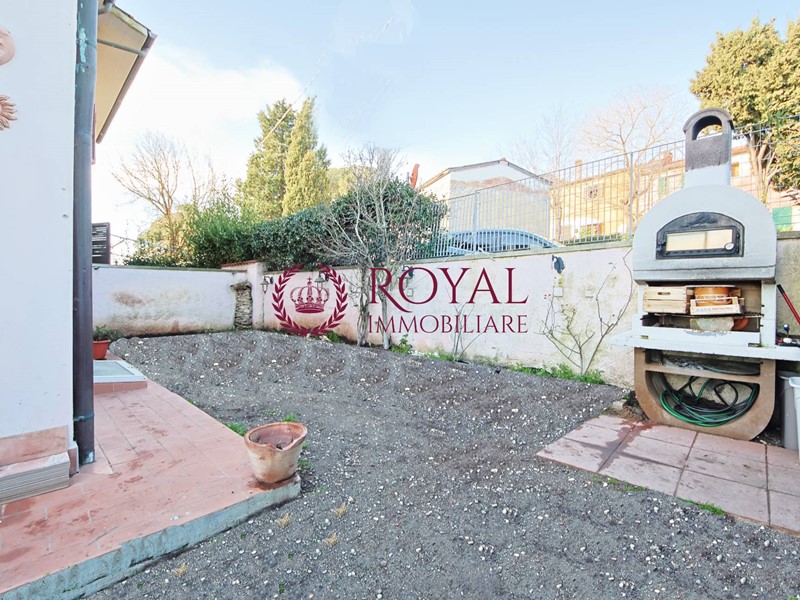 Villetta a schiera in Vendita a Rosignano Marittimo, zona Nibbiaia, 235'000€, 140 m²
