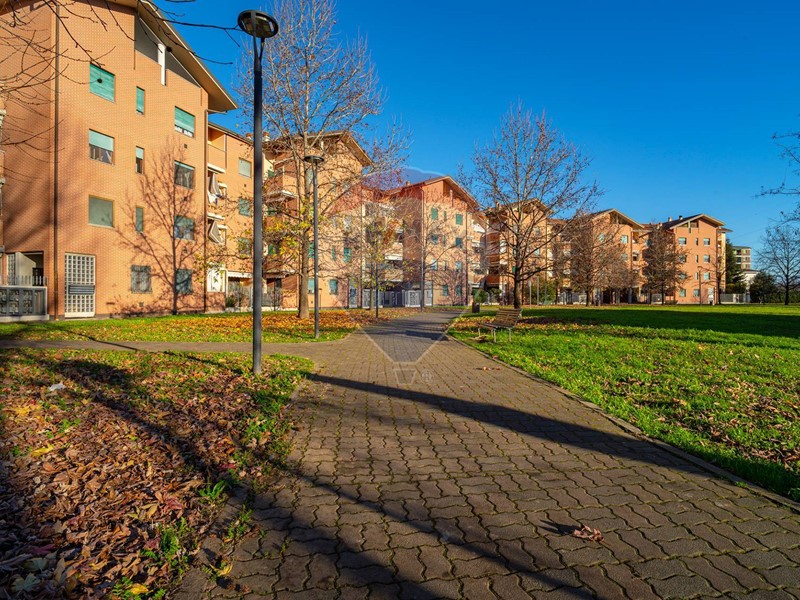 Quadrilocale in Vendita a Bollate, 345'000€, 129 m²