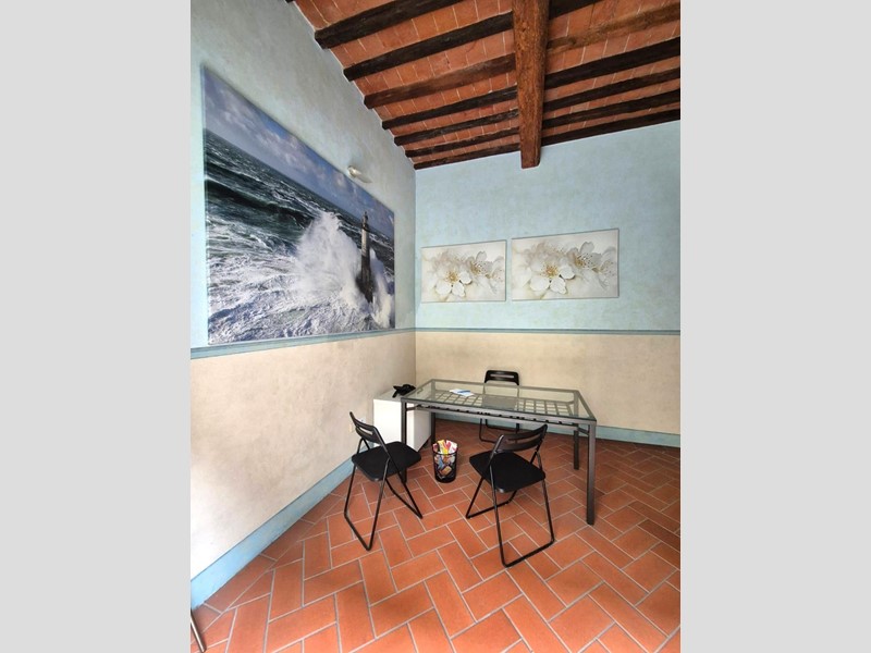 Ufficio in Affitto a Santa Croce sull'Arno, 366€, 20 m²