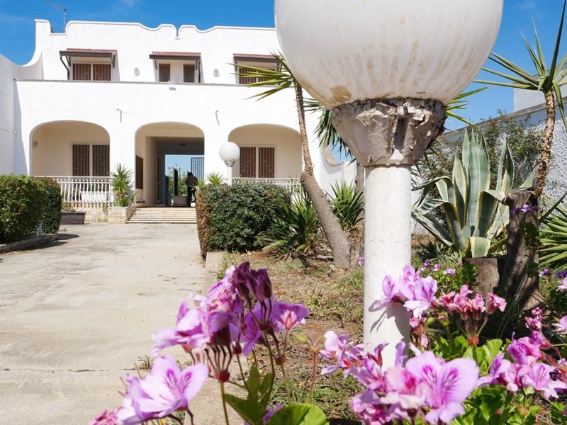 Villa in Vendita a Porto Cesareo, zona Torre Lapillo, 295'000€, 200 m², arredato