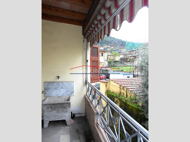 Casa Semi Indipendente in Vendita a Massa, zona Turano, 320'000&euro;, 280 m², arredato