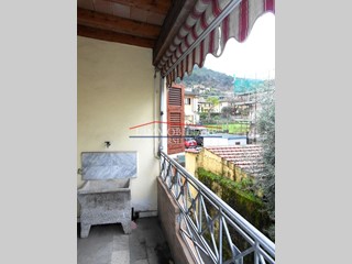 Casa Semi Indipendente in Vendita a Massa, zona Turano, 320'000&euro;, 280 m², arredato