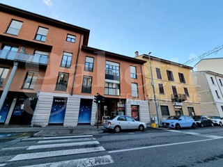 Negozio in Vendita a Lecco, 130'000€, 60 m²