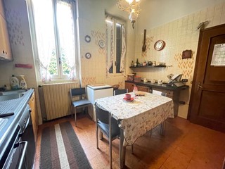 Villa in Vendita a Marcallo con Casone, 480'000€, 220 m²