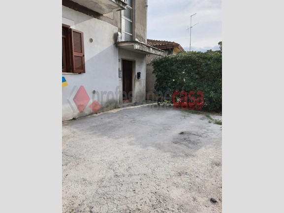 Quadrilocale in Vendita a Frosinone, 59'000€, 99 m², arredato