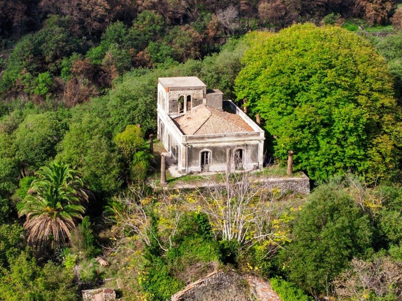 Villa in Vendita a Castiglione di Sicilia, 430'000€, 
