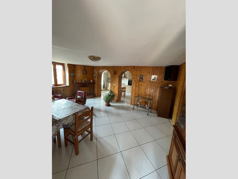 Villa in Vendita a Tagliacozzo, 248'000€, 240 m²