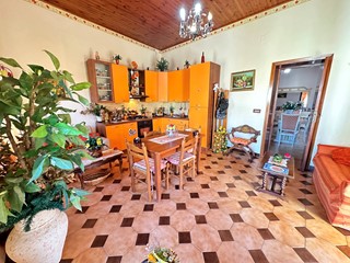 Casa Indipendente in Vendita a Barcellona Pozzo di Gotto, 49'000€, 112 m²