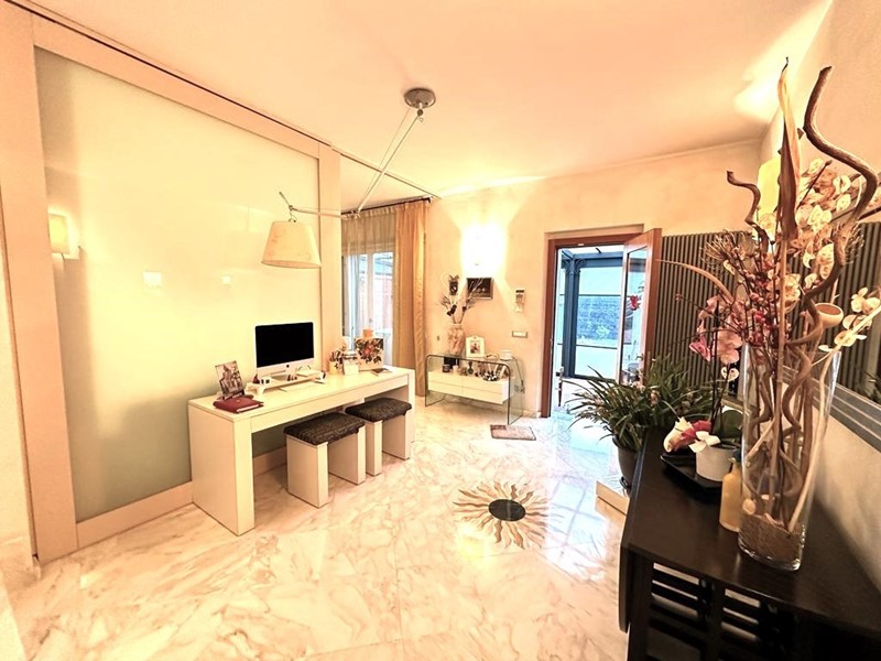 Casa Semi Indipendente in Vendita a Carrara, zona Marina Di Carrara, 550'000€, 170 m²