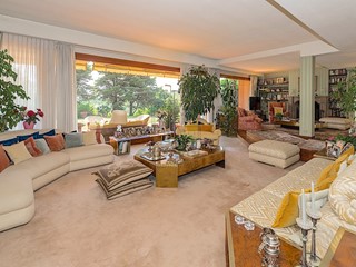 Villa in Vendita a Lucca, zona Nord, 1'650'000&euro;, 940 m², con Box