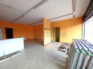 Immobile commerciale in Affitto a Nanto, 800€, 117 m²