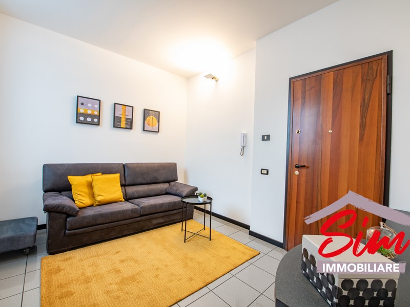 Bilocale in Affitto a Novara, zona Centro storico, 700€, 60 m², arredato