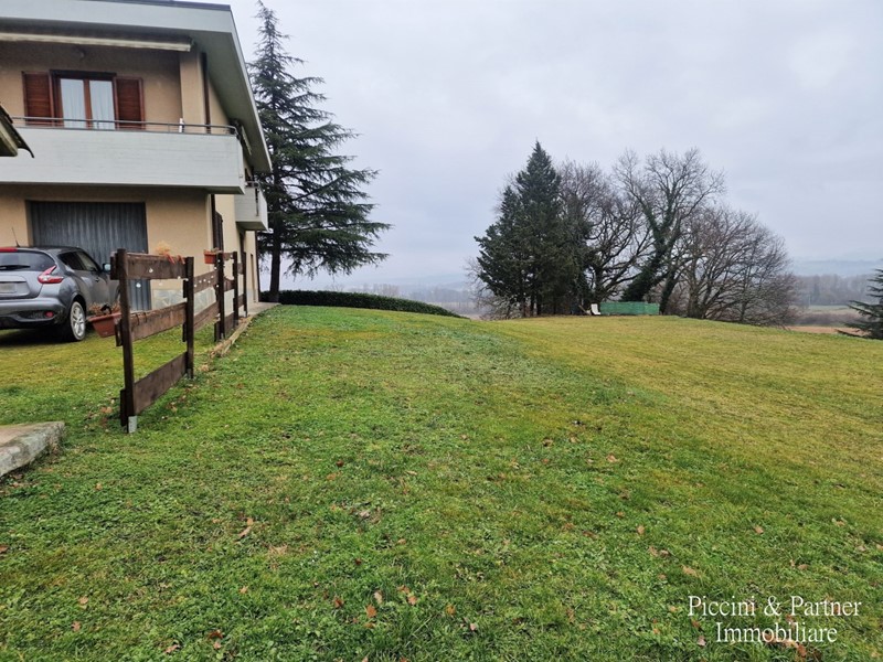 Casa Indipendente in Vendita a Umbertide, zona Verna, 238'000€, 260 m², con Box