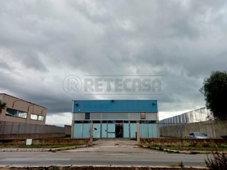 Capannone in Vendita a Castelvetrano, 300'000&euro;, 670 m²