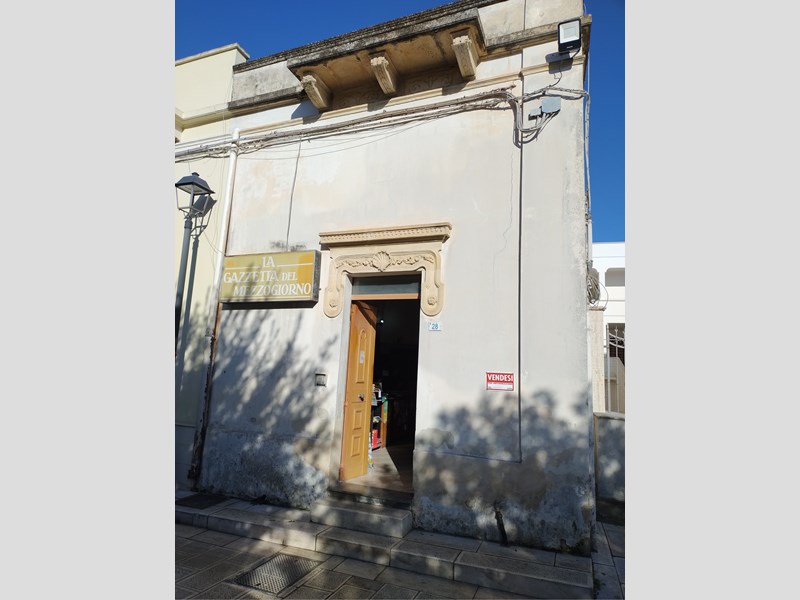 Immobile commerciale in Vendita a San Donaci, zona Via Frassaniti 28, 55'000€, 75 m²