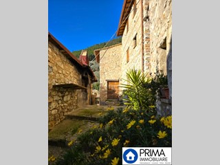 Casale in Vendita a Terni, 85'000€, 106 m²