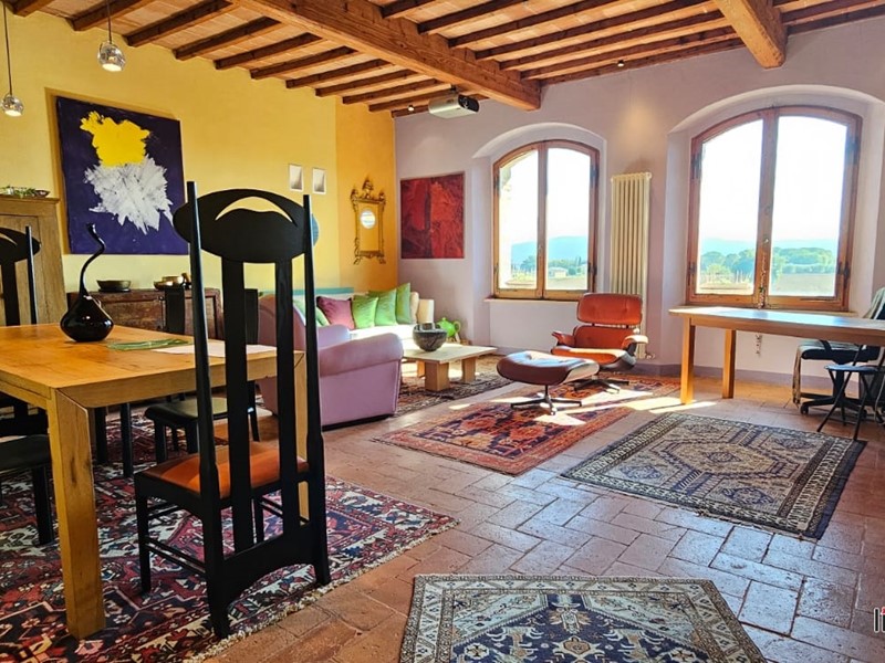 Quadrilocale in Vendita a Colle di Val D'Elsa, 360'000&euro;, 200 m²