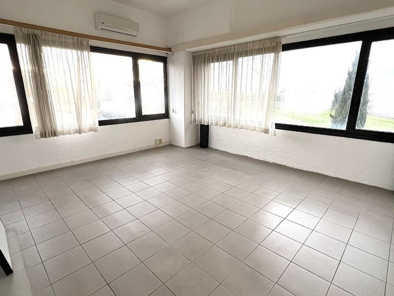 Ufficio in Affitto a Cascina, 2'000€, 172 m²