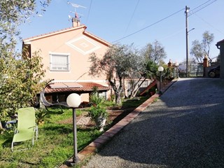 Villa bifamiliare in Vendita a Arcola, zona Masignano, 590'000€, 200 m², con Box