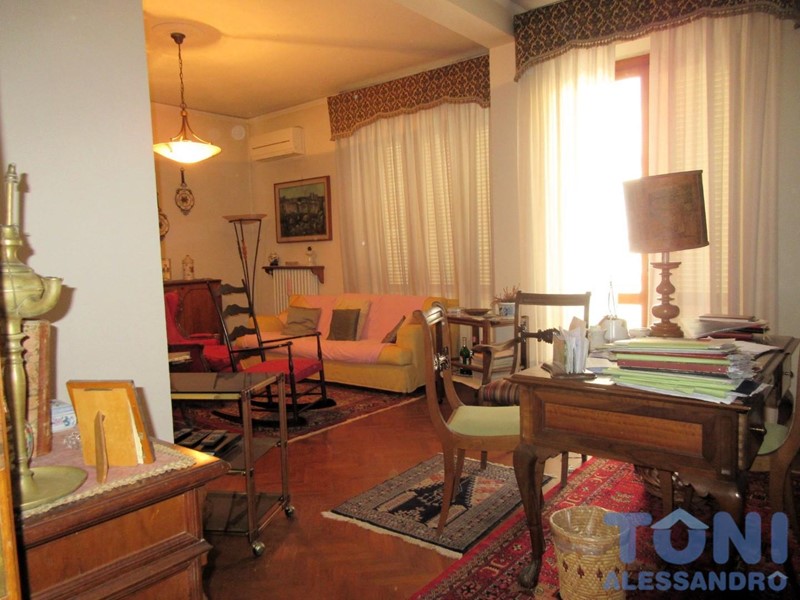 Appartamento in Vendita a Empoli, 300'000€, 120 m², con Box