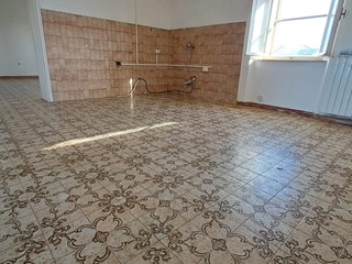 Quadrilocale in Vendita a Rosignano Marittimo, zona Vada, 180'000€, 135 m²
