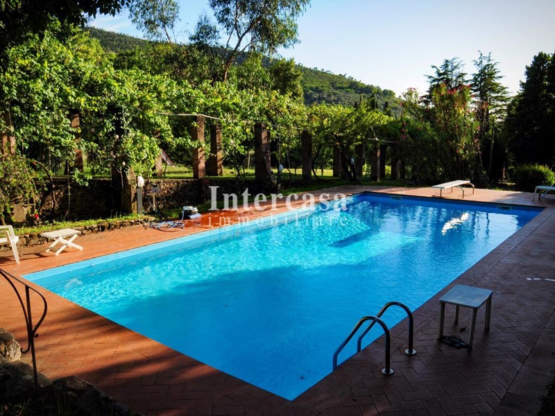 Villa in Vendita a Calci, 1'490'000€, 580 m²