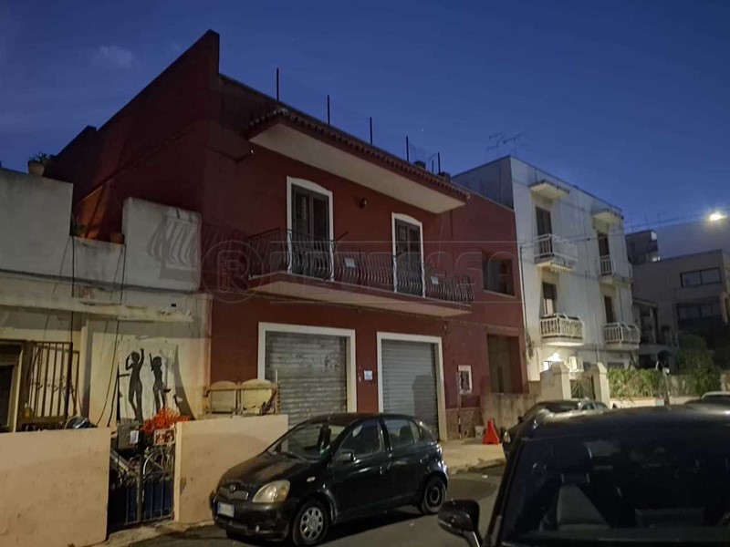 Casa Indipendente in Vendita a Siracusa, 200'000&euro;, 130 m², con Box