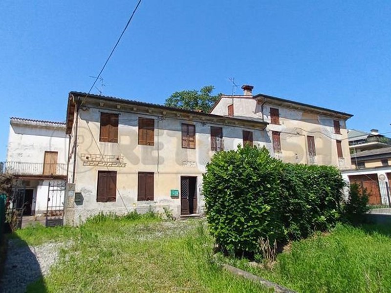 Rustico in Vendita a Vicenza, 350'000€, 650 m², con Box