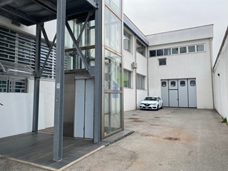 Immobile commerciale in Vendita a Livorno, zona Picchianti, 145'000&euro;, 180 m²