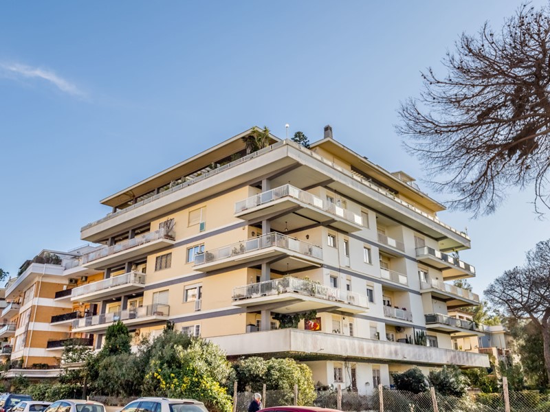 Trilocale in Vendita a Roma, 535'000€, 175 m², con Box