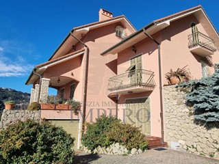 Casa Indipendente in Vendita a Camporosso, 1'900'000€, 256 m²