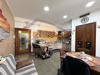 Trilocale in Vendita a Siracusa, zona Grottasanta - Tunisi, 98'000&euro;, 123 m²