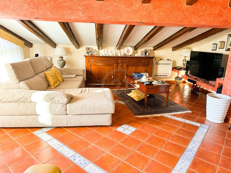 Appartamento in Vendita a Acireale, zona Piano D'api, 165'000€, 133 m²