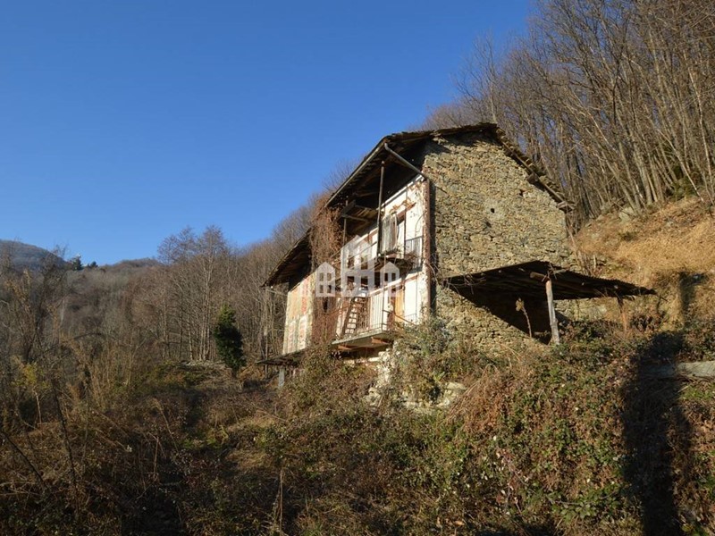 Rustico in Vendita a Pont Canavese, 39'000€, 155 m²