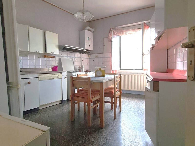 Appartamento in Vendita a Genova, zona Sampierdarena, 47'000€, 78 m², arredato