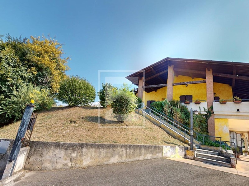 Villa in Vendita a Lonato del Garda, 970'000€, 600 m²