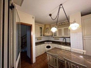 Casa Semi Indipendente in Vendita a Luni, 255'000€, 145 m², arredato