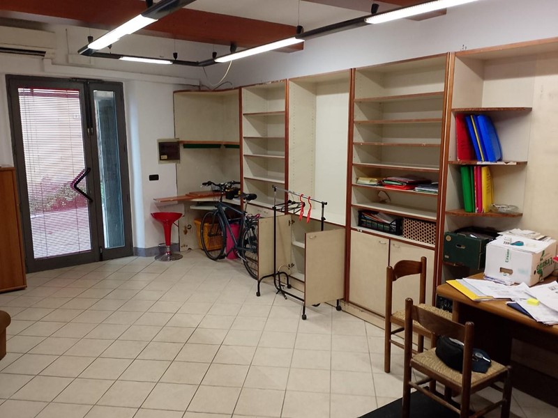 Immobile commerciale in Vendita a Lucca, zona San Marco, 65'000€, 40 m²