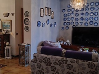 Villetta a schiera in Vendita a Carrara, zona Avenza, 270'000€, 150 m², arredato