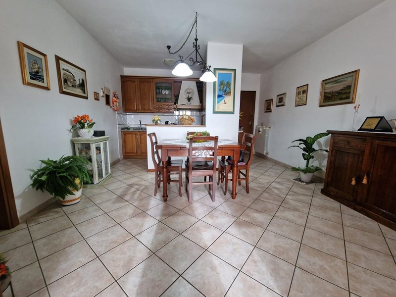 Trilocale in Vendita a Casciana Terme Lari, zona Perignano, 129'000€, 70 m², con Box