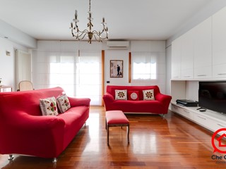 Casa Semi Indipendente in Vendita a Cesena, zona Torre del Moro, 465'000€, 182 m², con Box